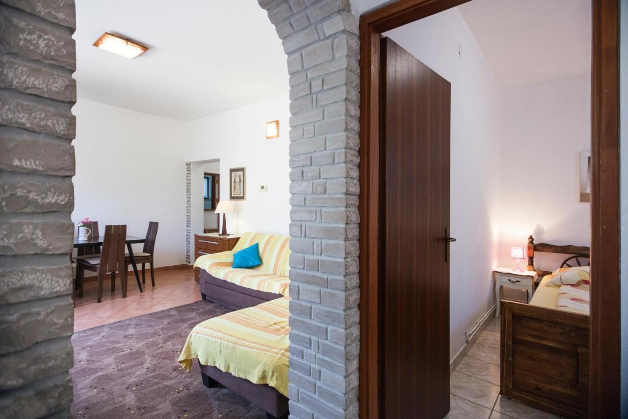 Apartments Kosovka 1398 Pjescana Uvala Exterior photo